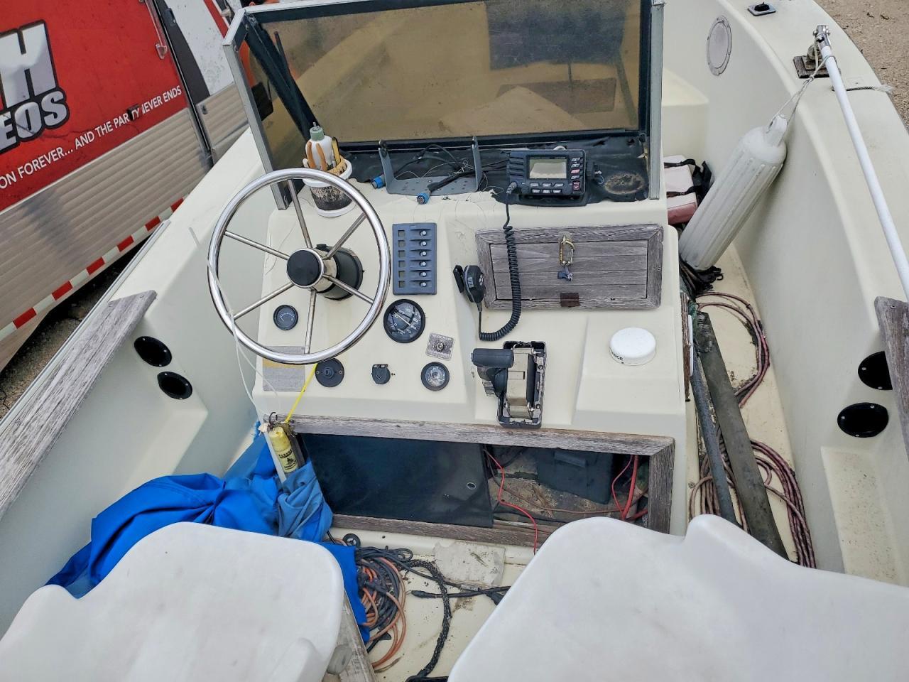 1983 Pro Line Boat Co 17 CC