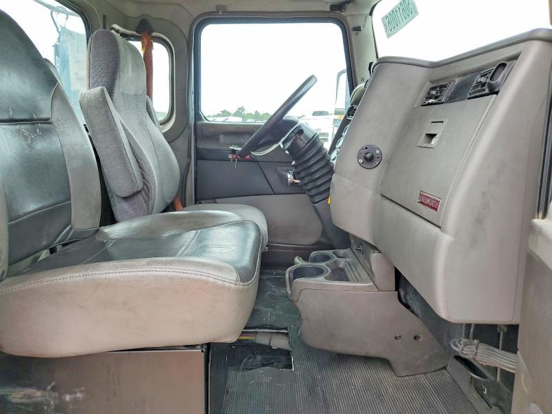 2015 Kenworth T370 Semi Truck