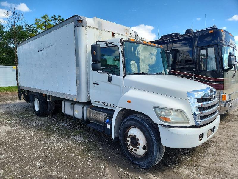 2013 Hino 258/268 BOX Truck