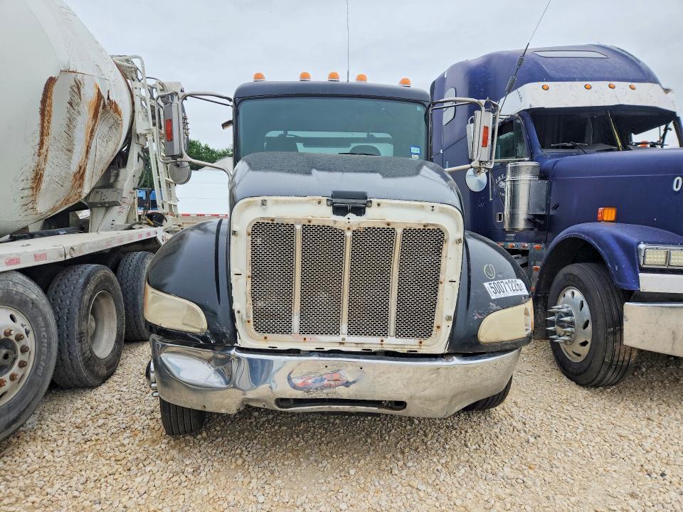 2016 Peterbilt 325-TOW Truck