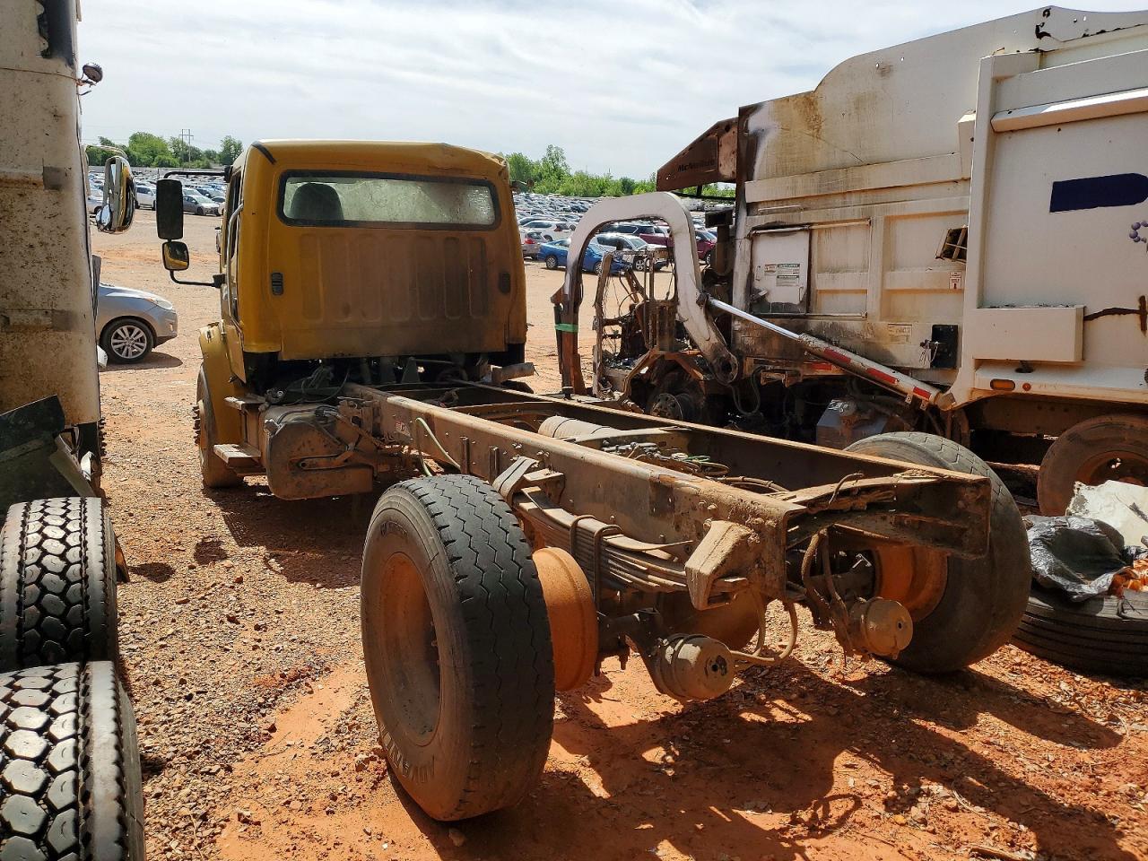 2016 Freightliner Business Class M2 Truck Cab AND Chassis