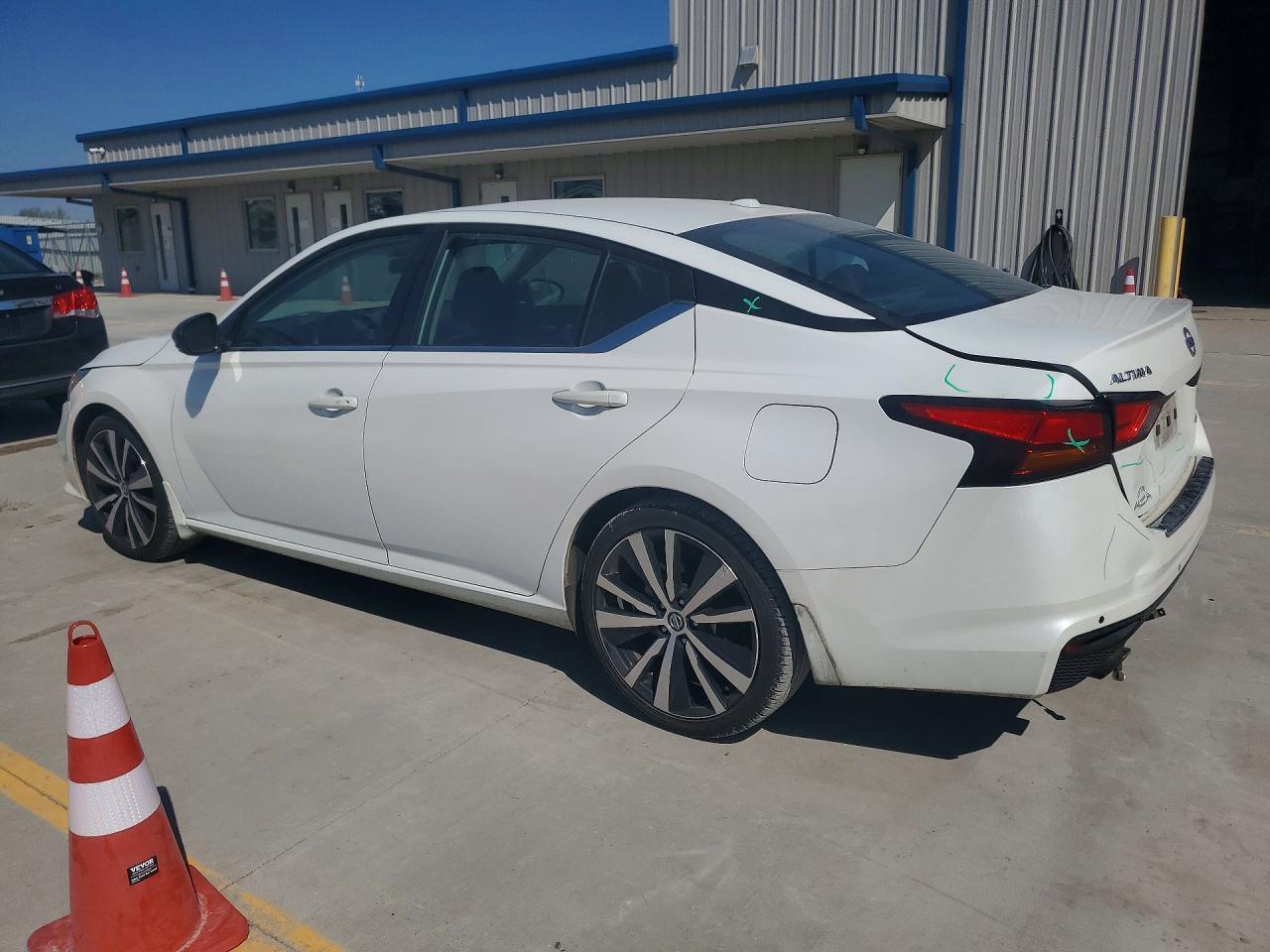 2022 Niss Altima