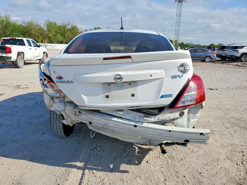 2015 Nissan Versa 1.6 sv