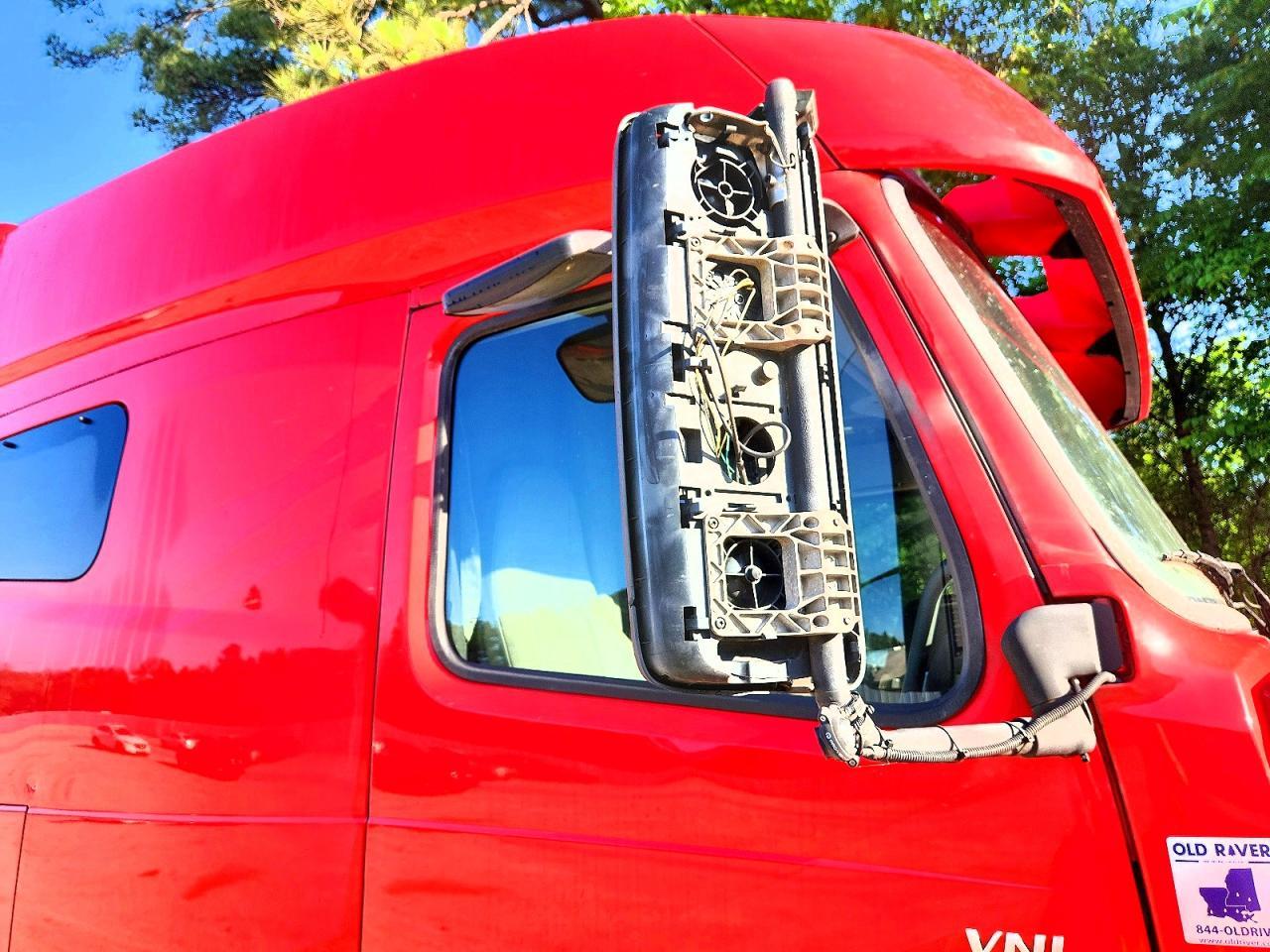 2019 Volvo VNL Semi Truck