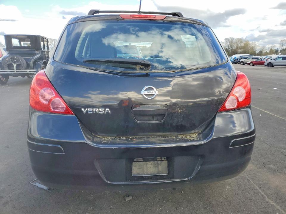 2011 Nissan Versa 1.8 s