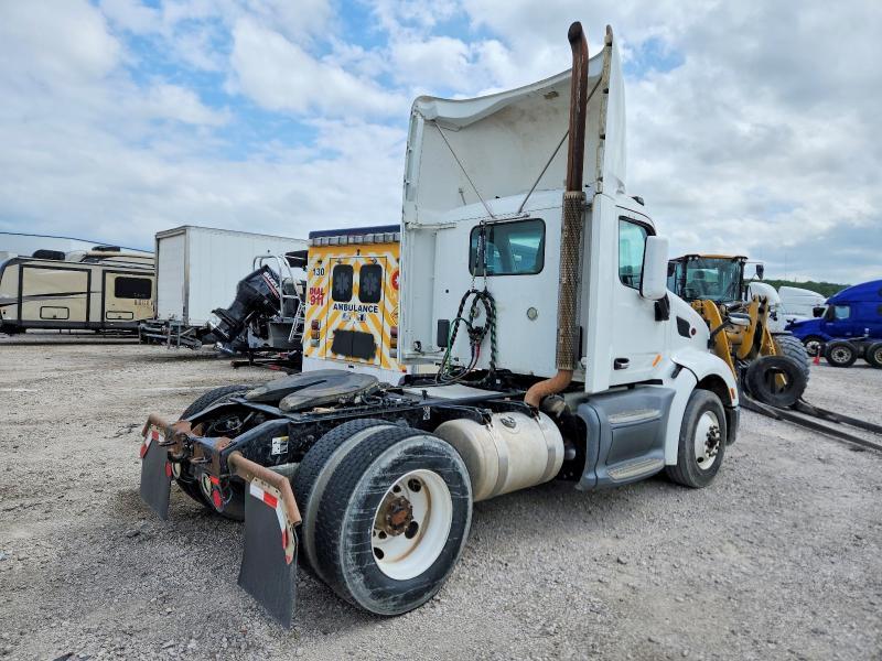 2015 Peterbilt 579 Semi Truck