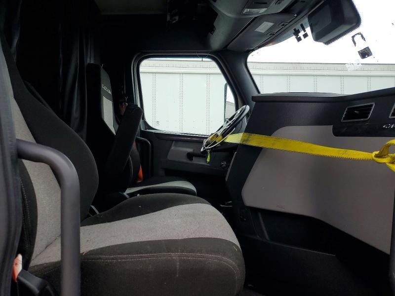 2023 Freigliner 2023 Freightliner Cascadia 126 Semi Truck