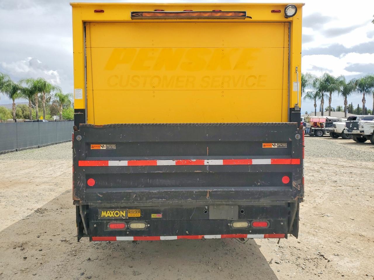 2009 GMC Savana BOX Truck