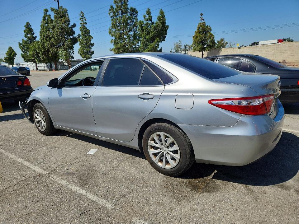 2015 Toyota Camry le