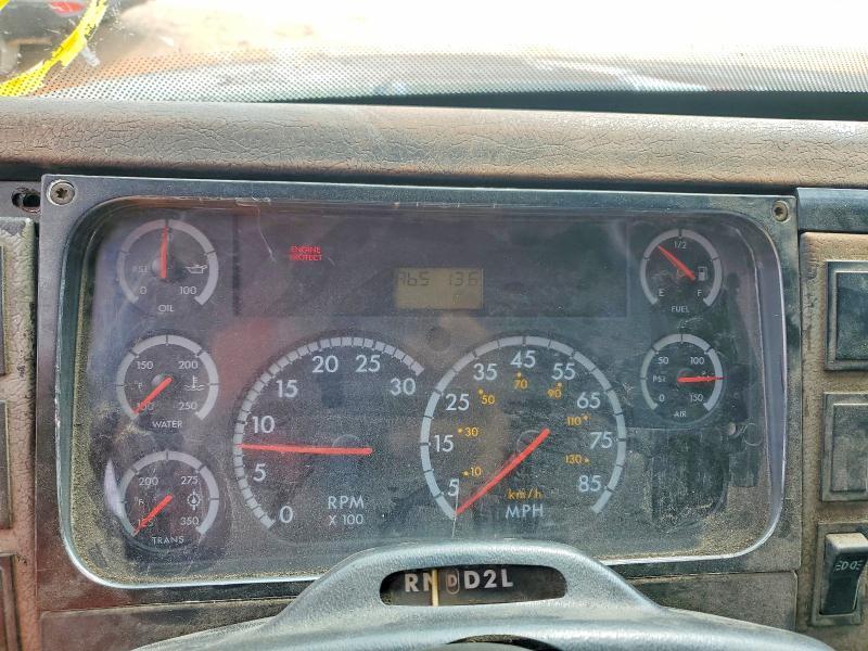 2001 Freigliner 2001 Freightliner FL60 Rollback Truck