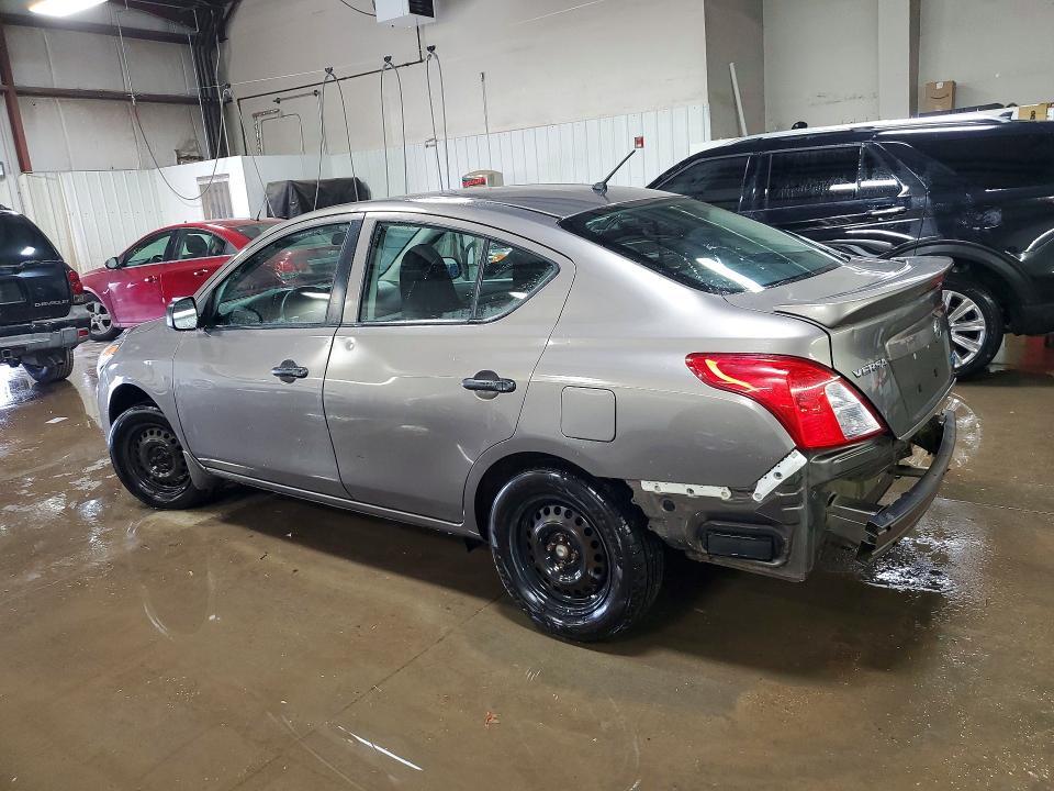 2015 Nissan Versa 1.6 s Plus
