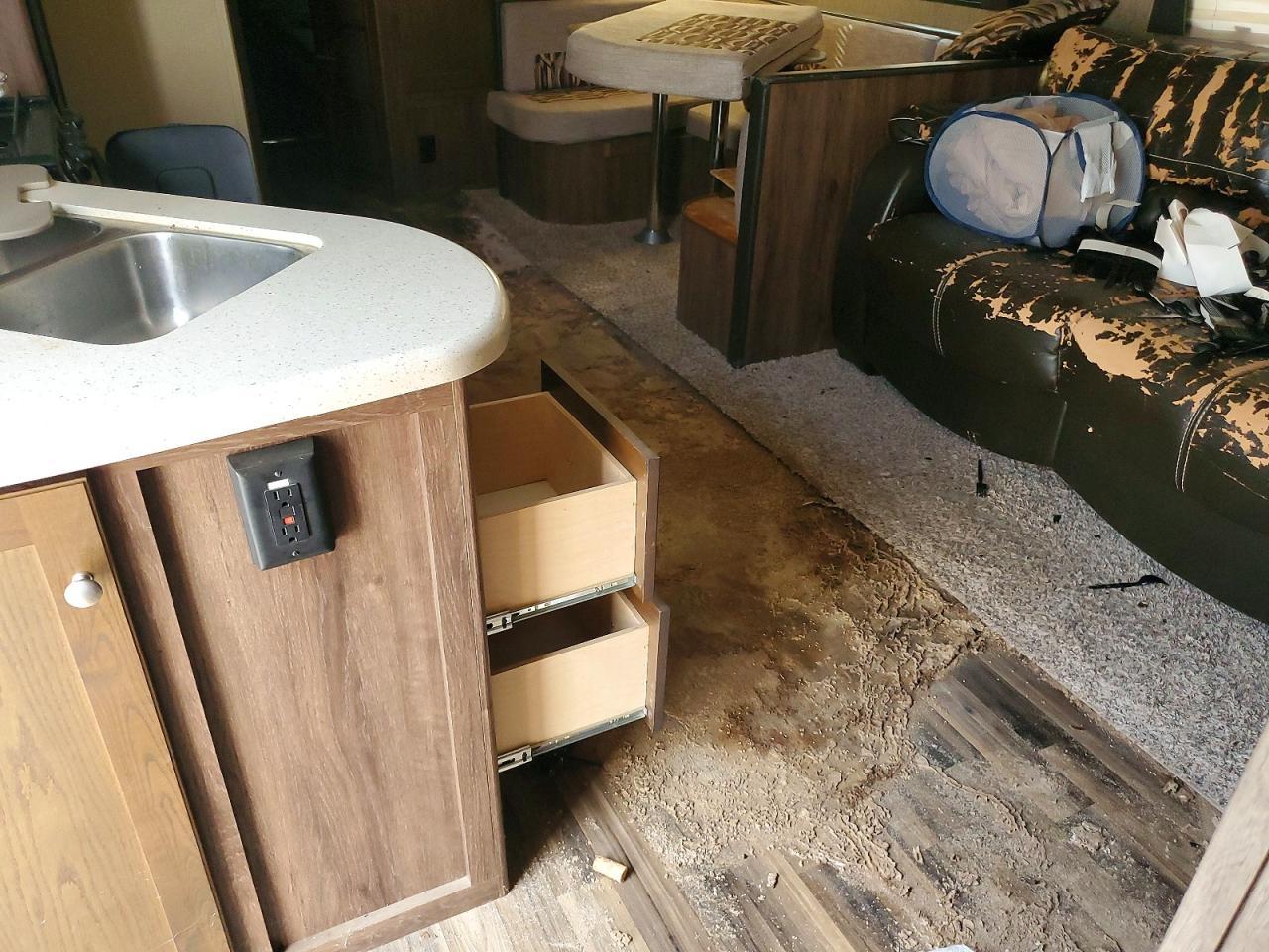 2015 Keystone Aerolite Camper