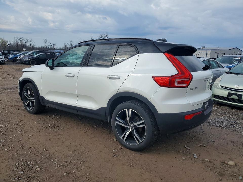 2021 Volvo Xc40 T5 R-design