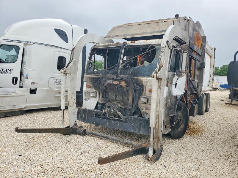 2018 Peterbilt 520 Refuse Truck