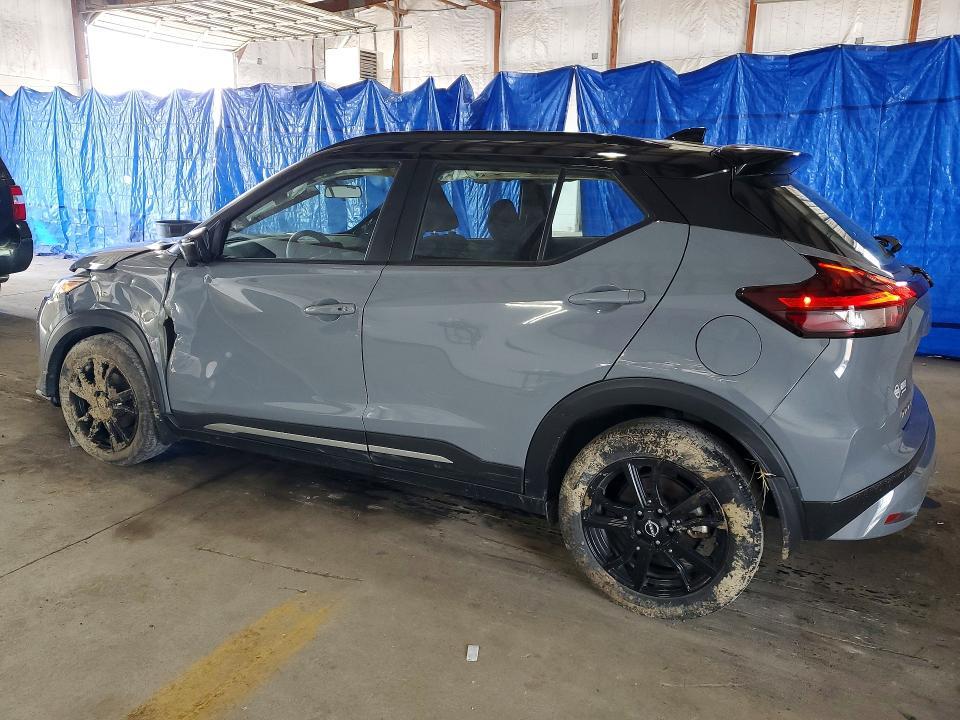 2023 Nissan Kicks sr