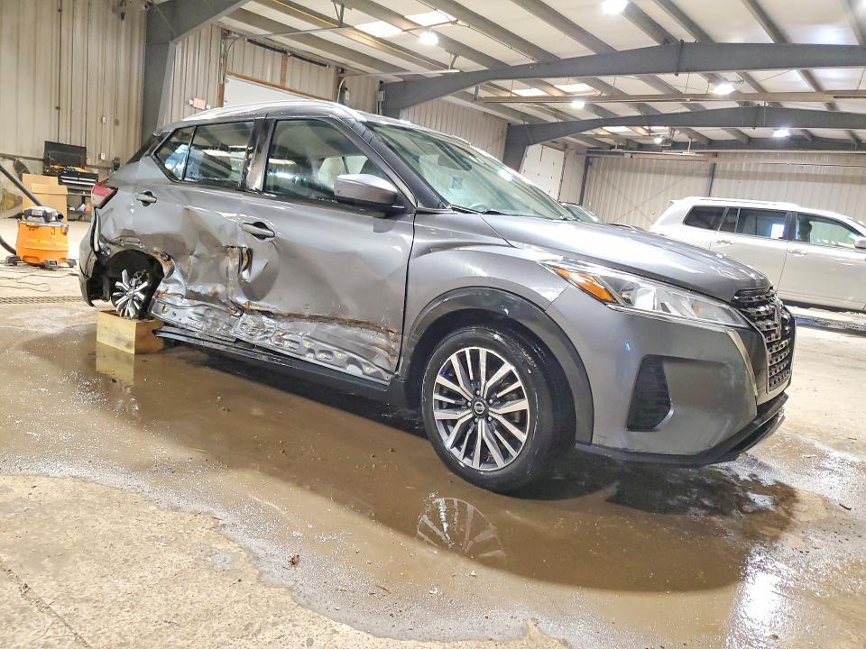 2021 Nissan Kicks sv