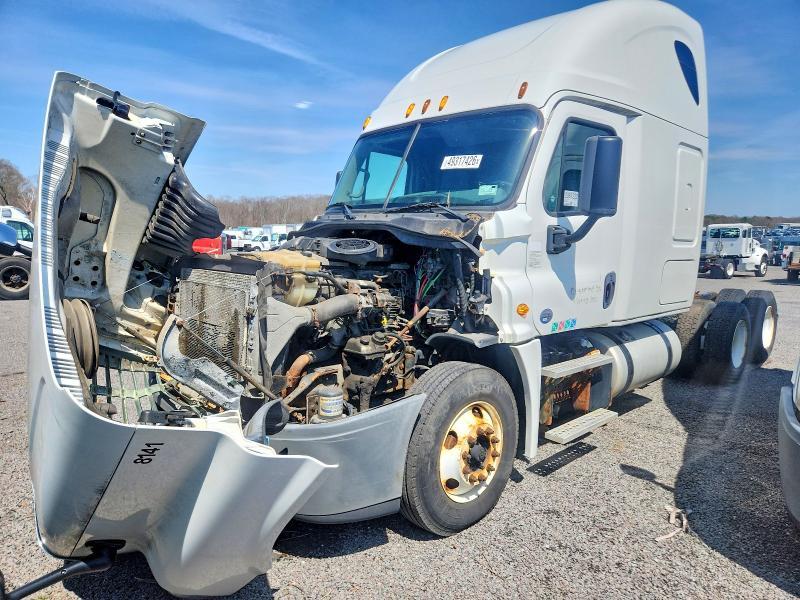 2015 Freightliner Cascadia 125 Semi Truck
