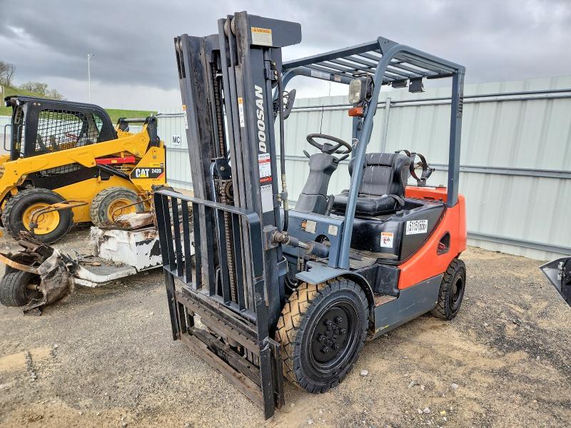 2016 Doosan Forklift