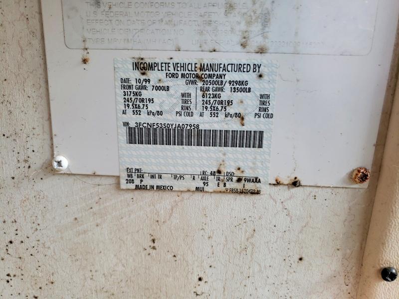 2000 Holiday Recreational Vehicle (RV)