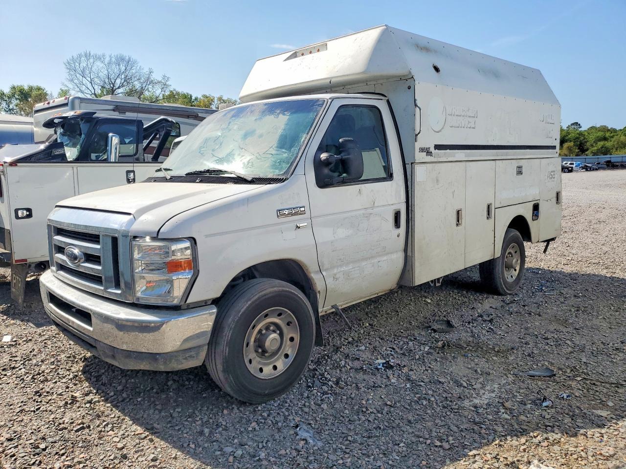 2010 Ford E350 Utility / Service Truck