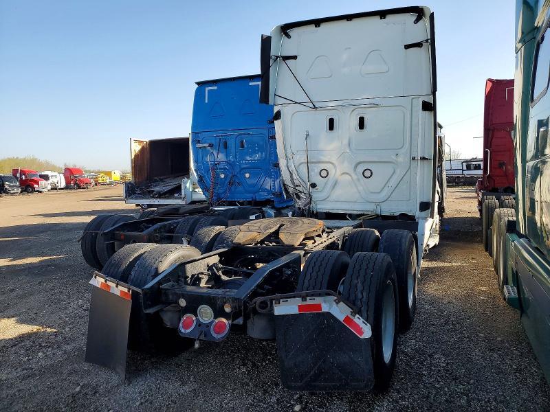 2020 Freigliner 2020 Freightliner Cascadia 126 Semi Truck