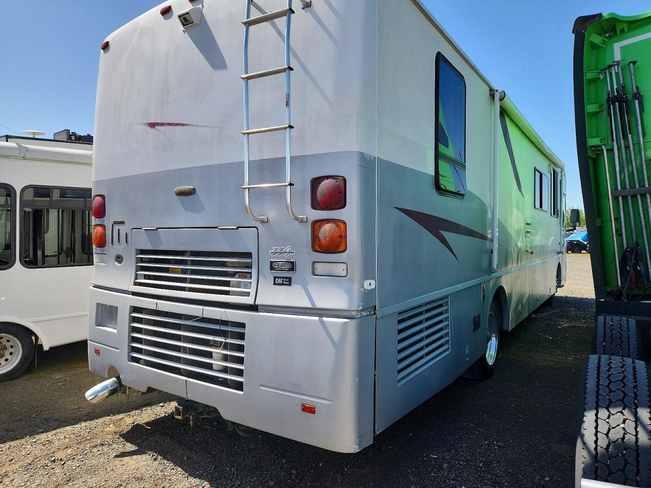 2001 Winnebago Motorhome