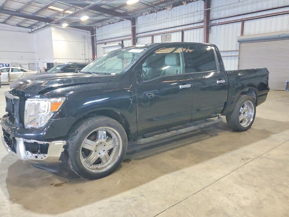 2020 Nissan Titan SV