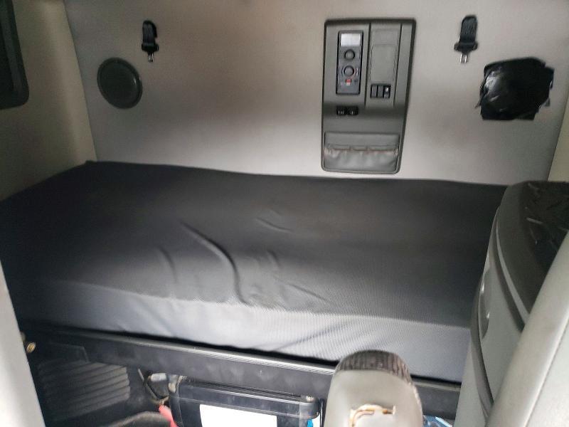 2019 Volv O VNL Semi Truck