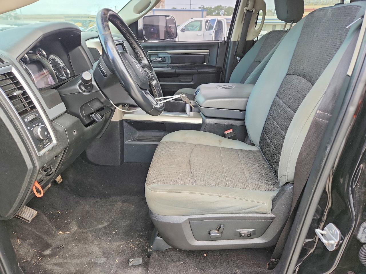 2015 Dodge RAM 1500 SLT