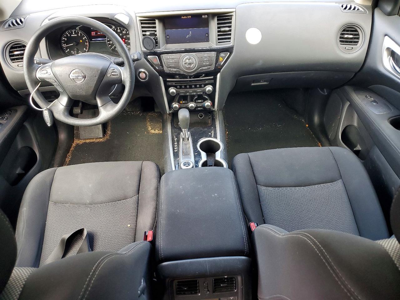 2017 Nissan Pathfinder s