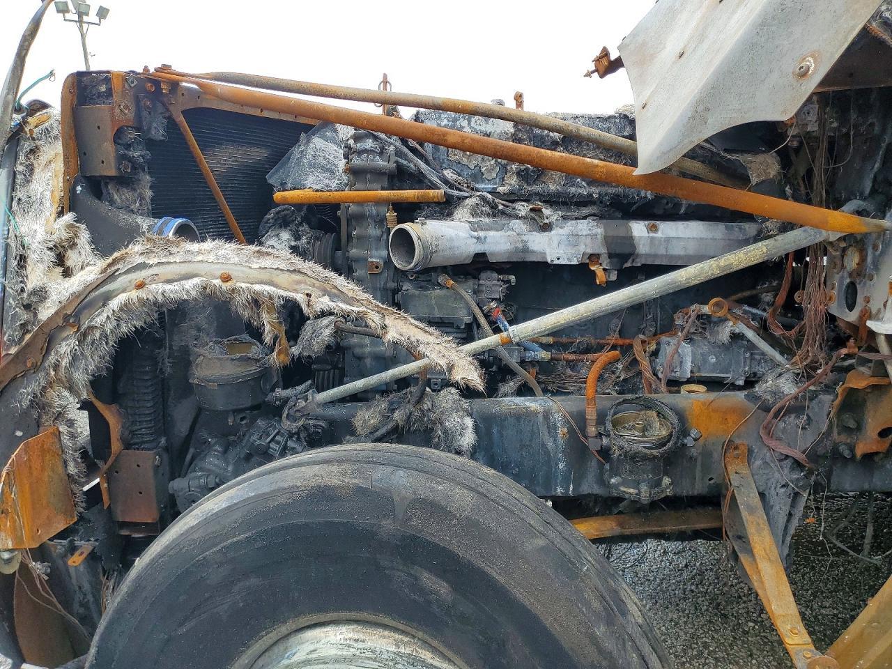 2014 Freightliner Conventional Coronado 132