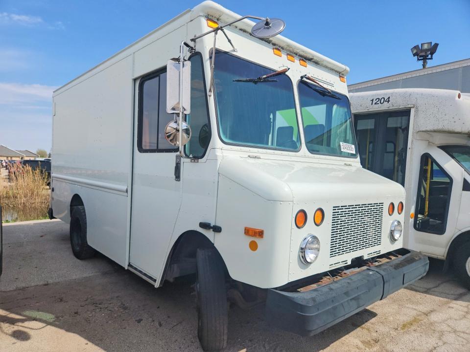2001 Workhorse Custom Chassis 2002 Workhorse P42 Delivery Truck