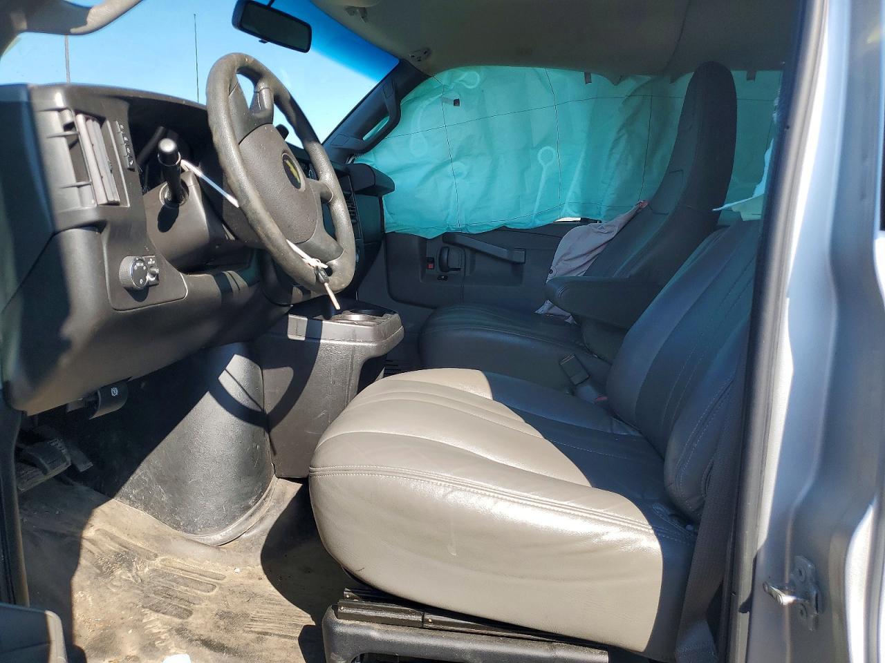2020 Chevrolet Express G2500 LS