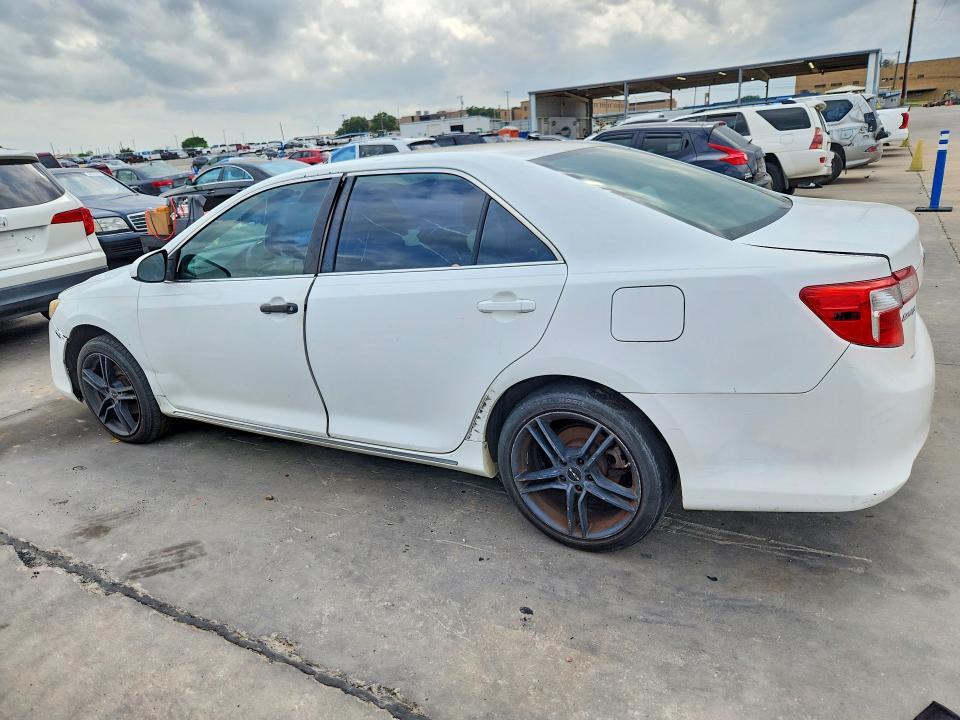 2012 Toyota Camry le