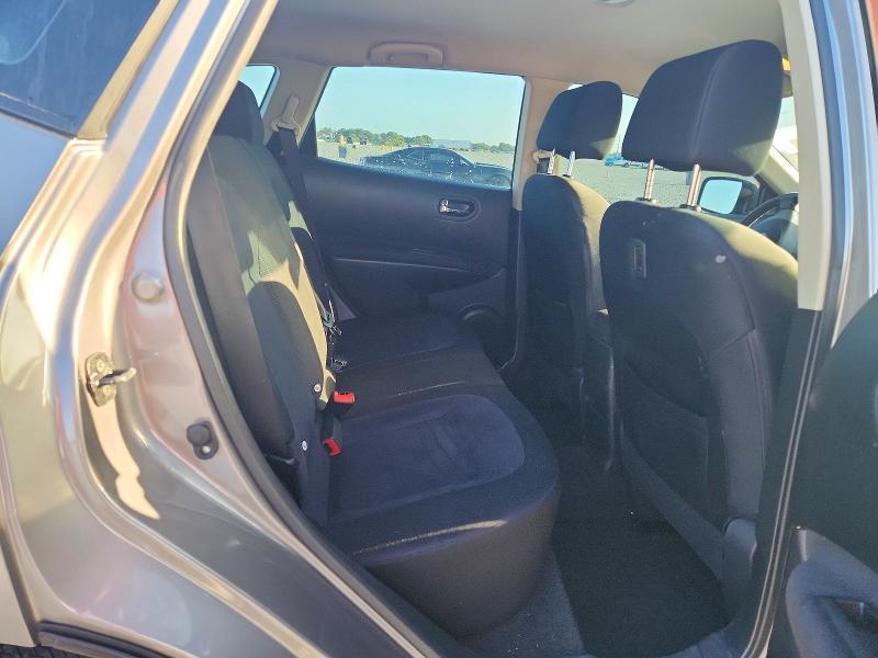 2015 Niss Rogue 4D 4WD