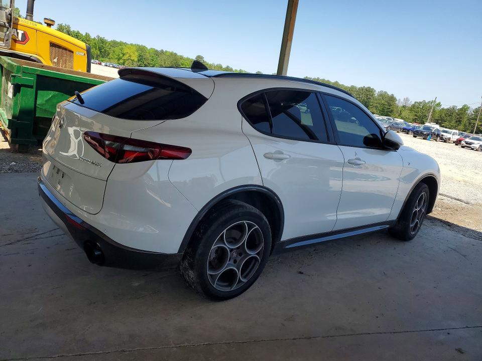 2022 Alfa Romeo Stelvio ti