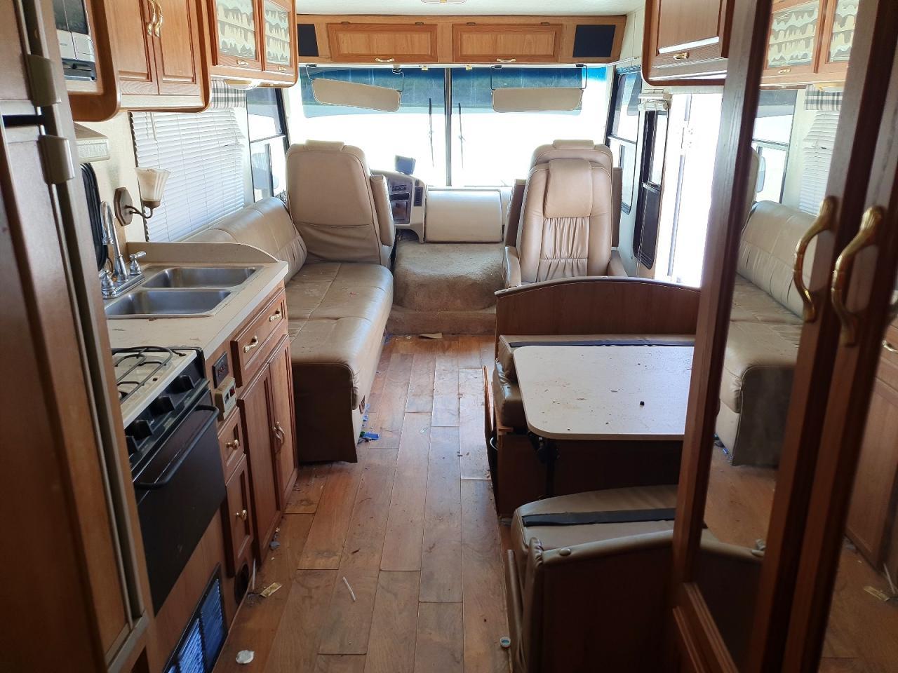 2001 Workhorse Custom Chassis Motorhome Chassis