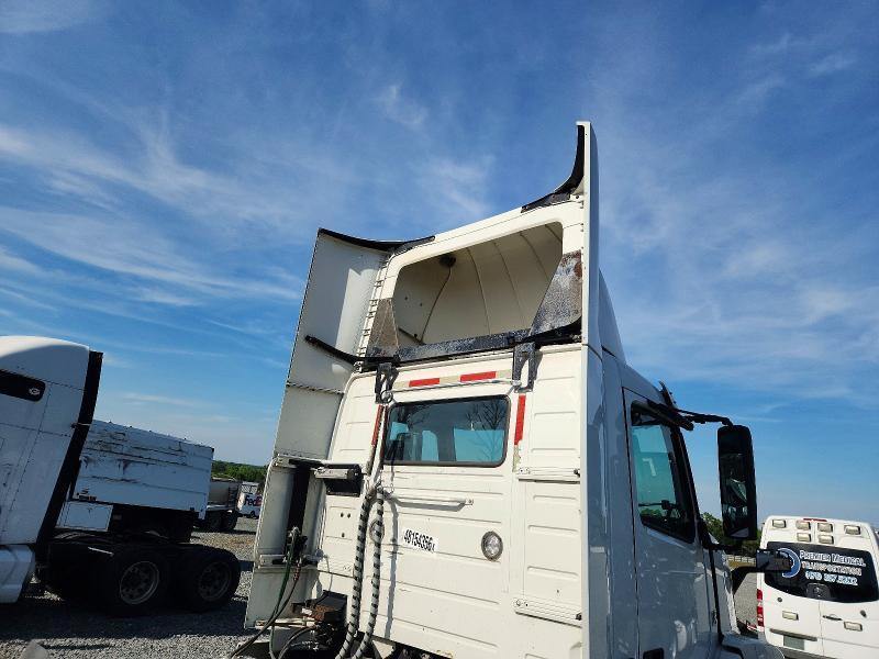 2016 Volvo VNL Semi Truck