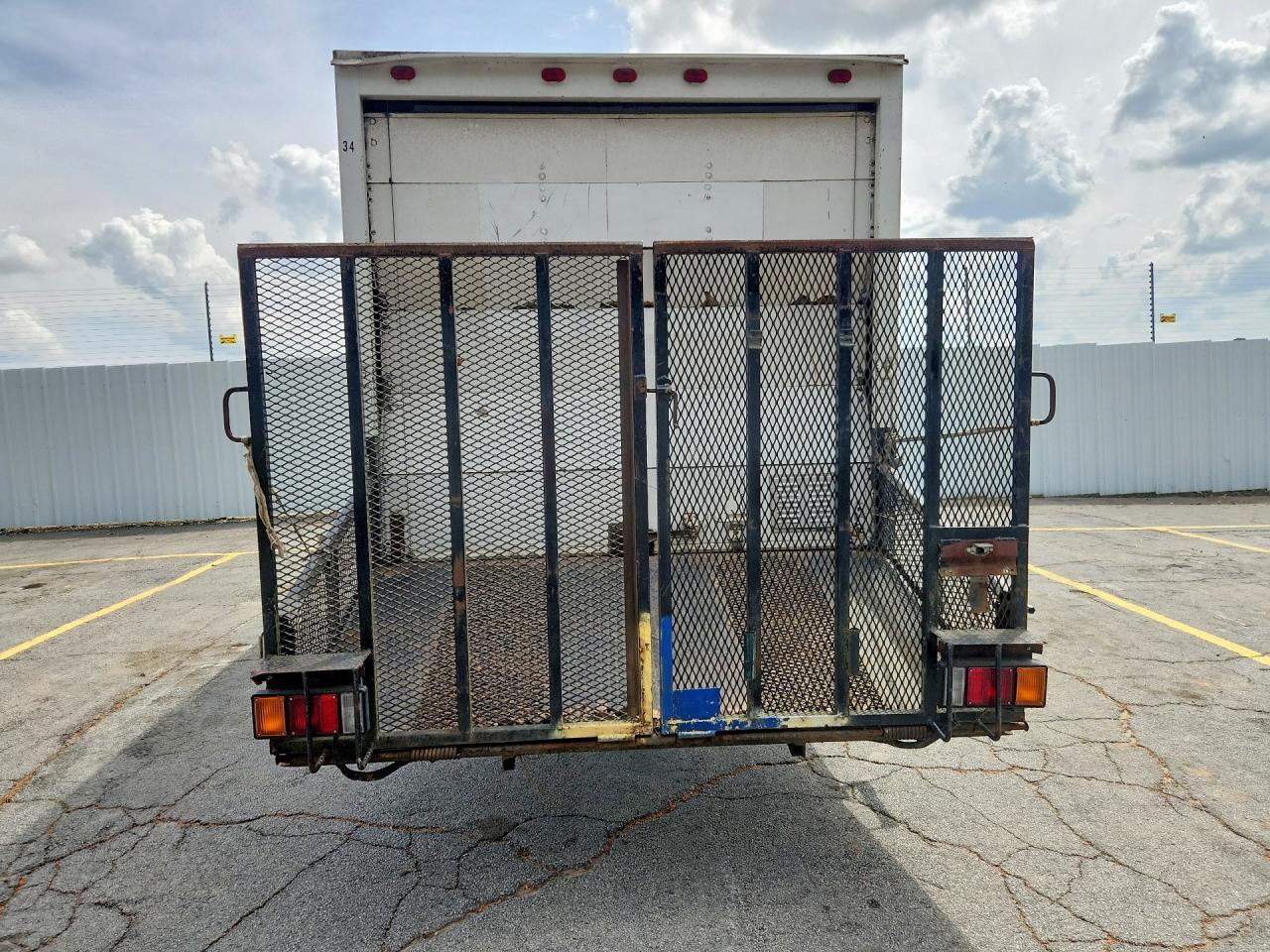 2006 Isuzu NPR BOX Truck