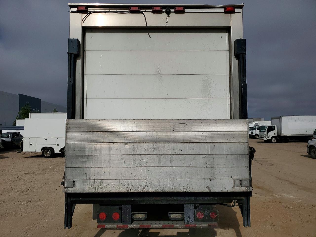 2013 Isuzu NRR Refrigerated BOX Truck