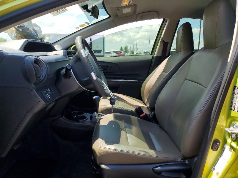 2016 Toyota Prius c one