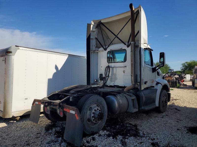 2017 Peterbilt 579 Semi Truck