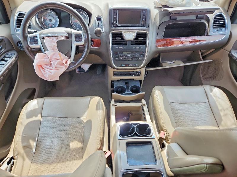 2012 Chrysler Town & Country Touring l