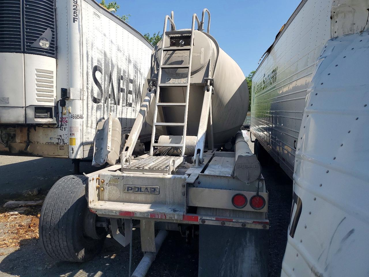 2013 Polar Tank Trailer 2013 Polar Tank Pneumatic DRY Bulk Trailer