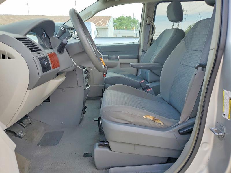 2009 Chrysler Town & Country lx