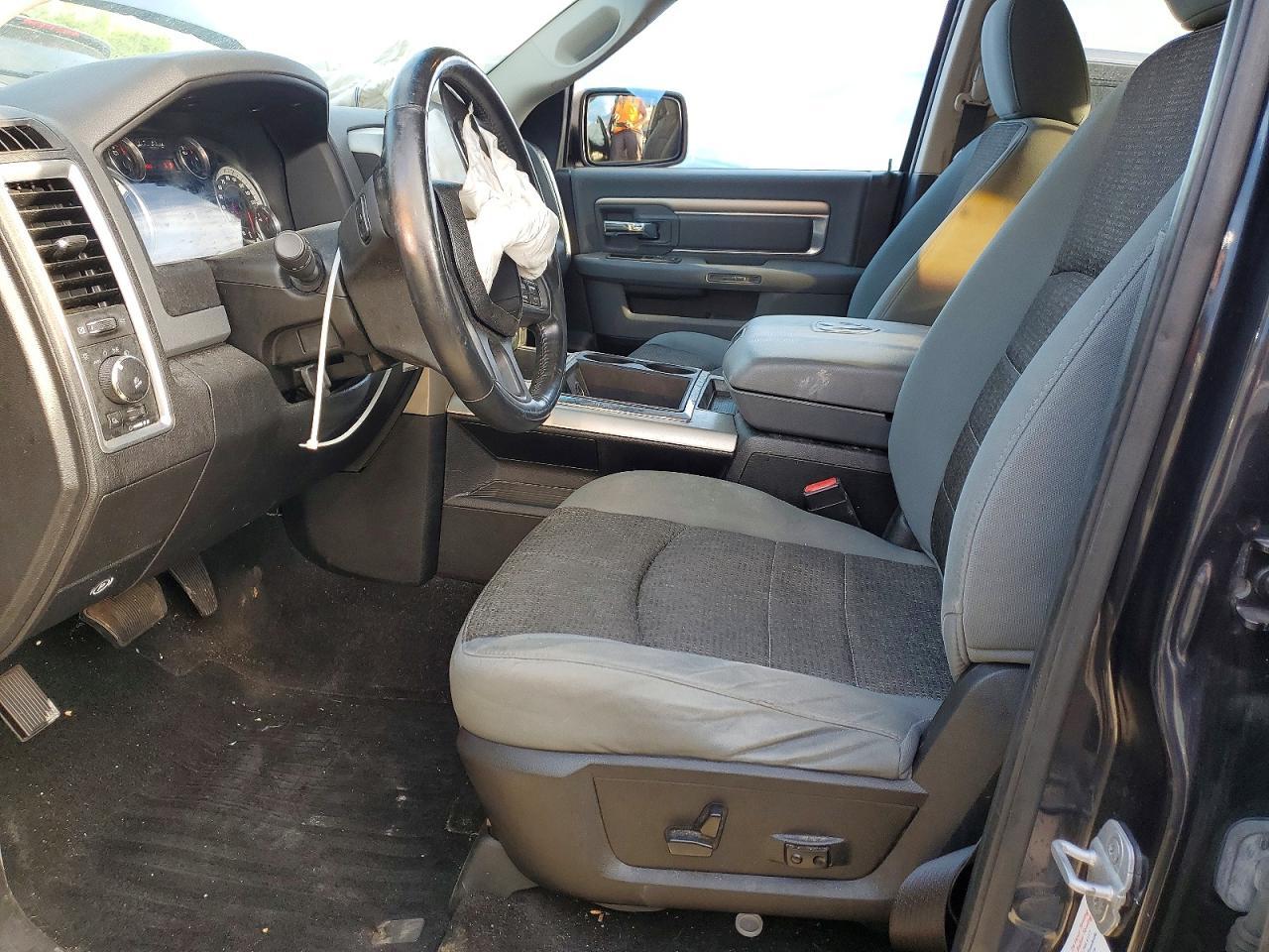 2013 Dodge RAM 1500 SLT