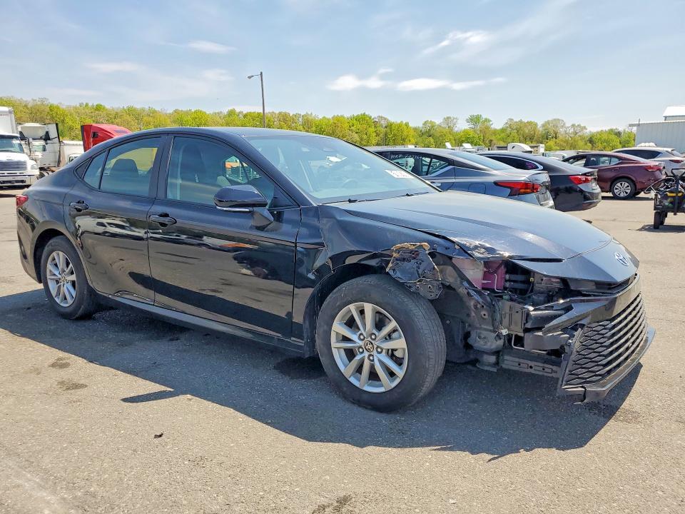 2025 Toyota Camry le
