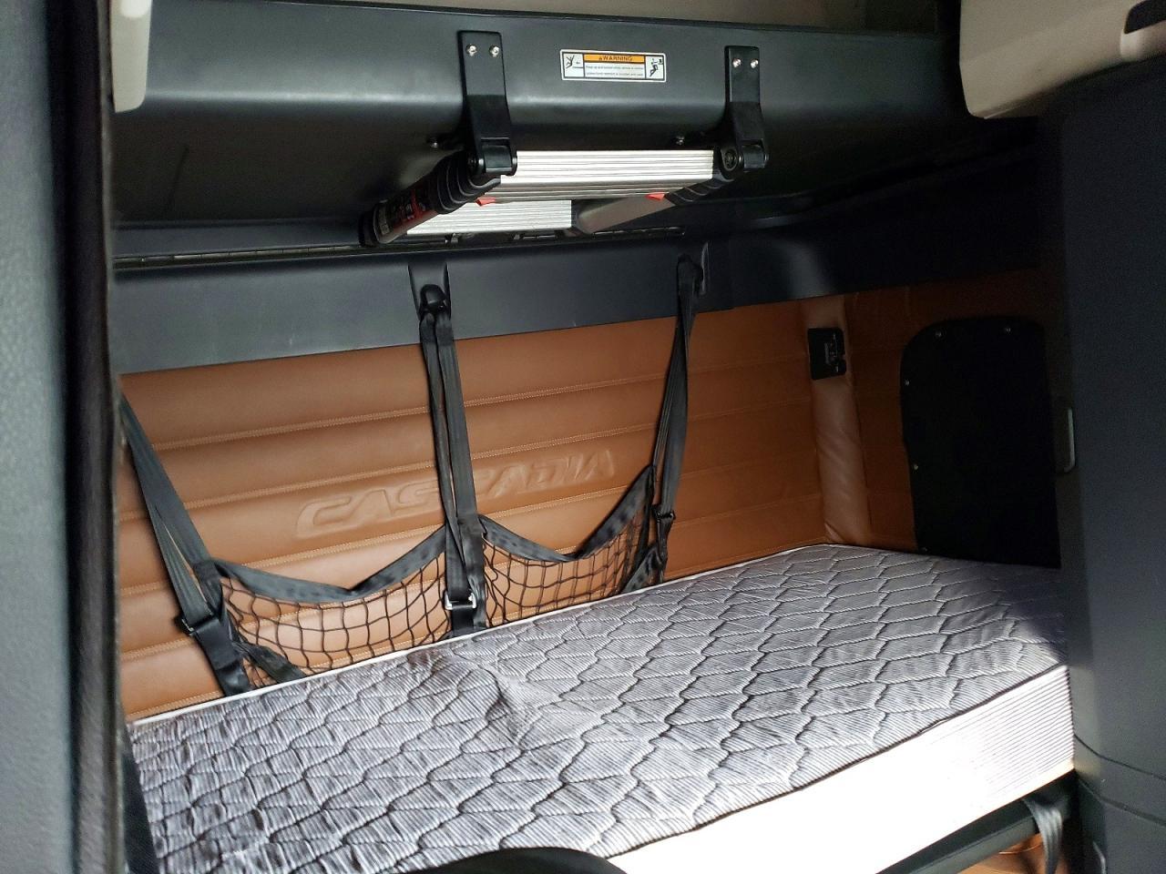 2019 Freigliner 2019 Freightliner Cascadia 126 Semi Truck