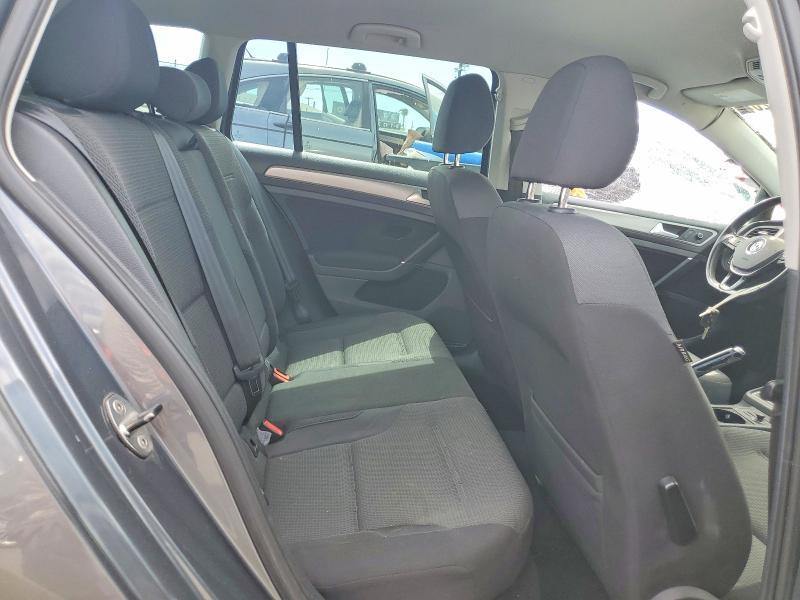 2016 Volkswagen Golf Sportwagen s