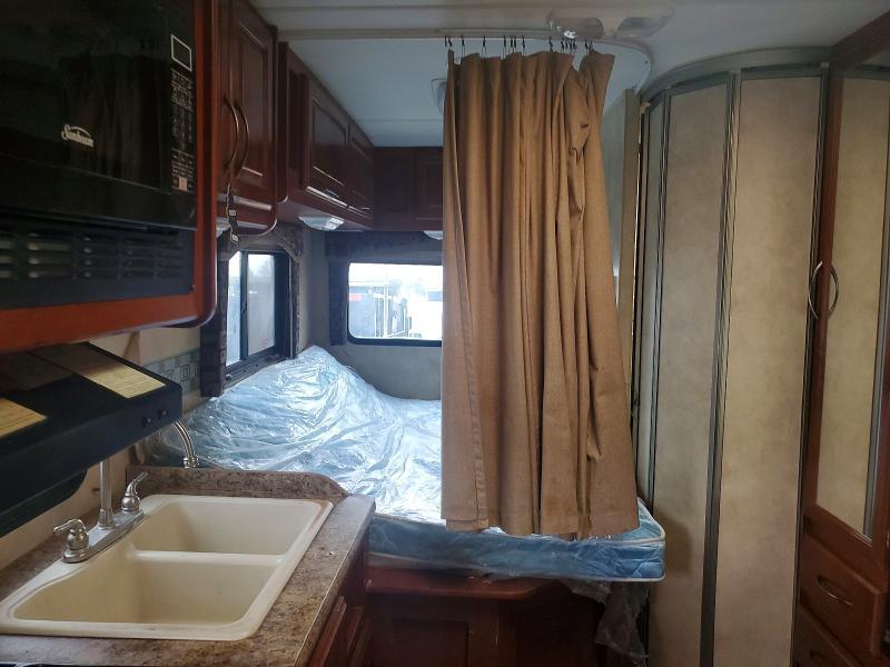 2011 Thomas 2011 Chateau RV